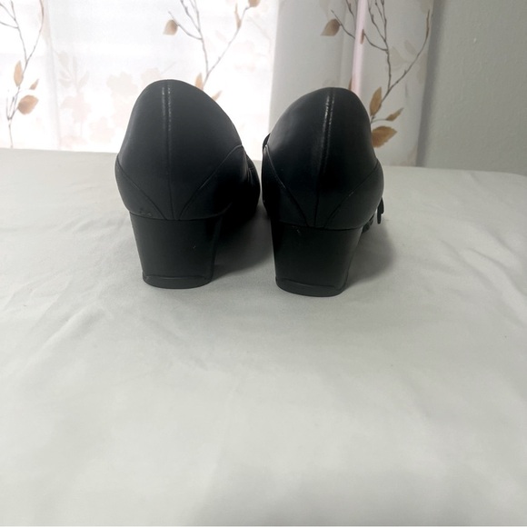 Clarks Collection Women’s NAVY Size 9M Mary Jane Heels Active Air Everyday - Picture 5 of 10